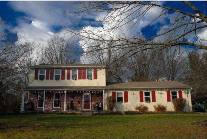 2732 Woodview Dr, Hatfield, PA 19440 - photo 1