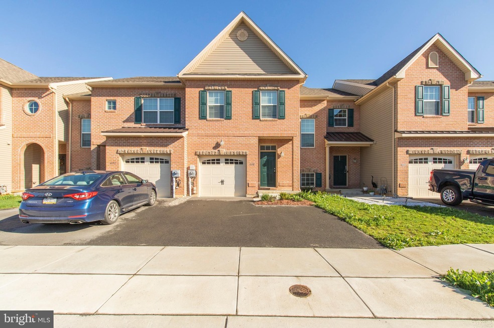 4490 Cottonwood Dr, Nazareth, PA 18064 - photo 1