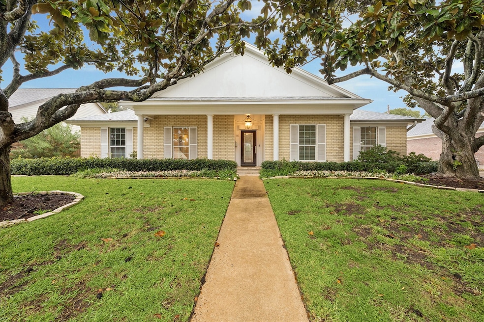 16 N Dansby Dr, Galveston, TX 77551 - photo 1