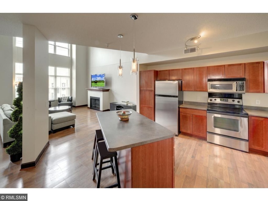 Sleek and sophisticated - top level 2 story condo 