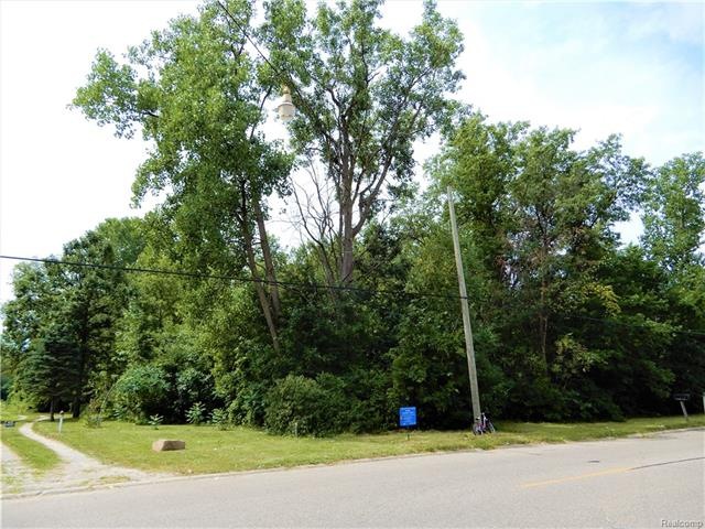 ALMOST 5 ACRES OF LAND READY FOR YOU TO BUILD YOUR