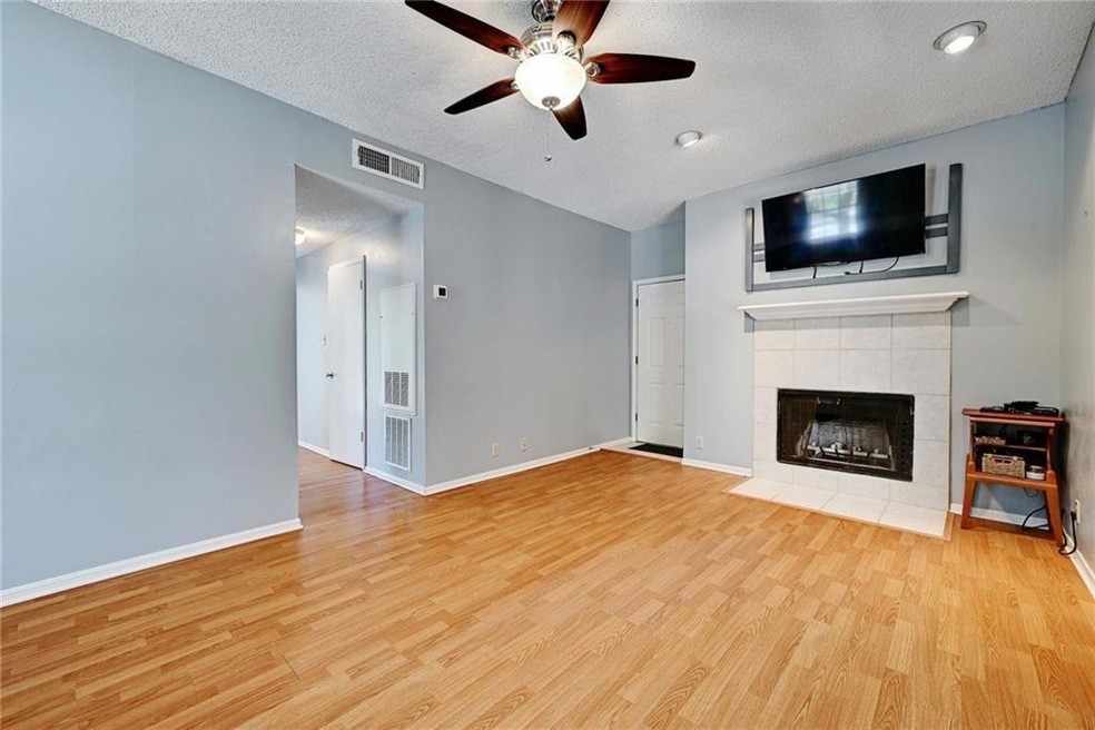 203 E 31st St unit 201, Austin, TX 78705 - photo 1