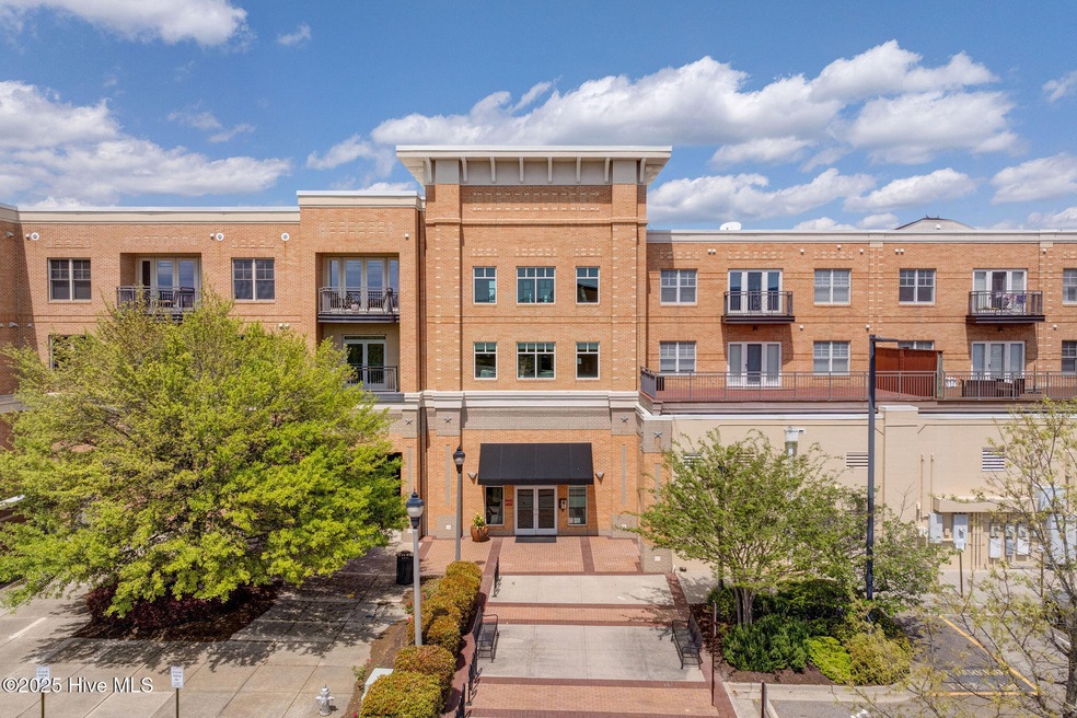 6832MainStreetUnit225Drone-1