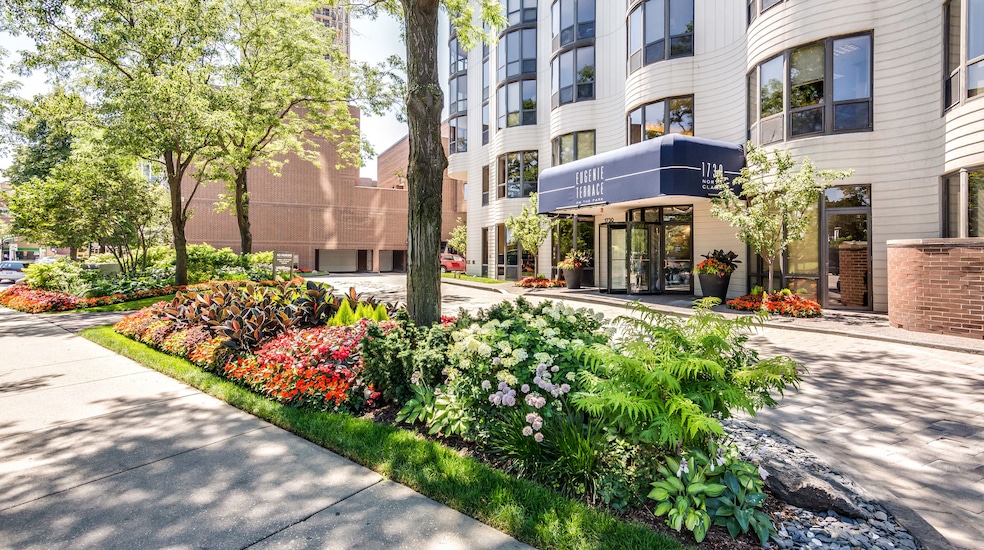 1730 N Clark St unit 102, Chicago, IL 60614 - photo 1