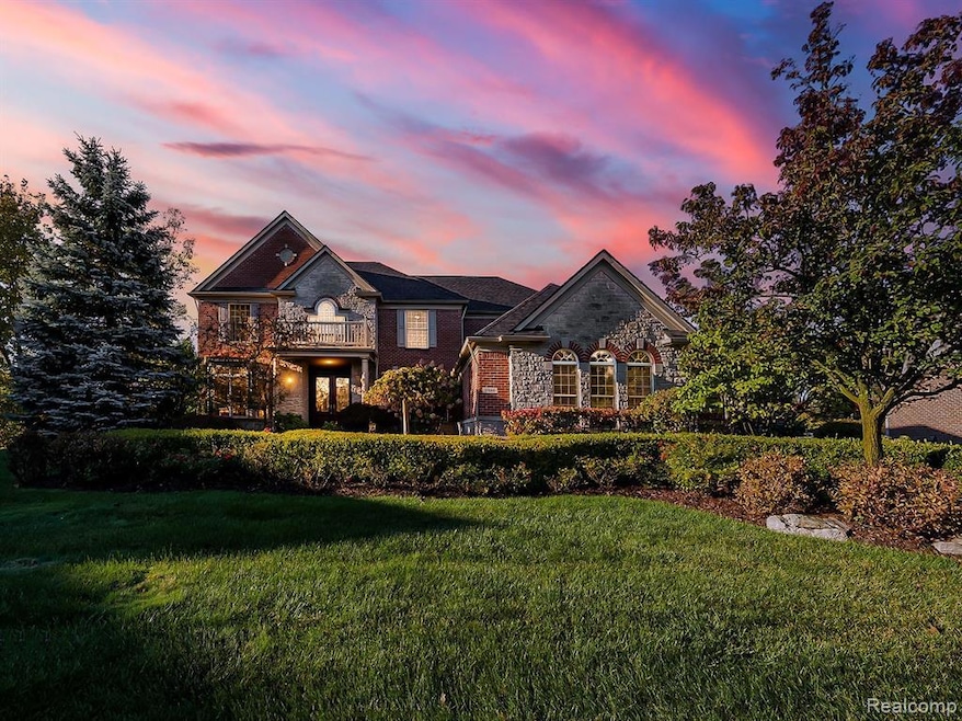 6866 Cambridge Ct, West Bloomfield, MI 48322 - photo 1