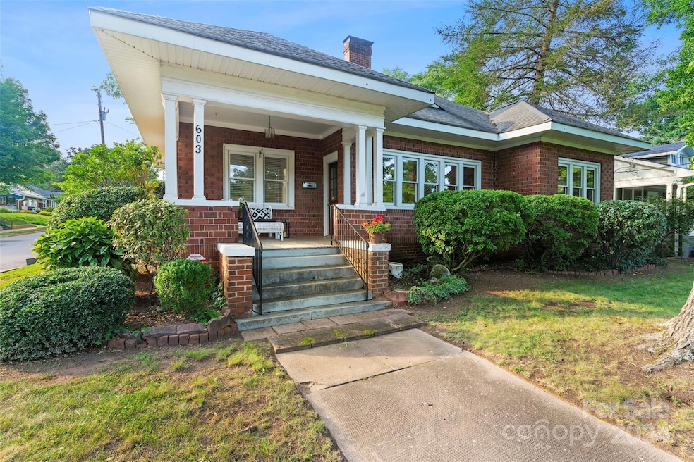 603 E Broad St, Statesville, NC 28677 - photo 1