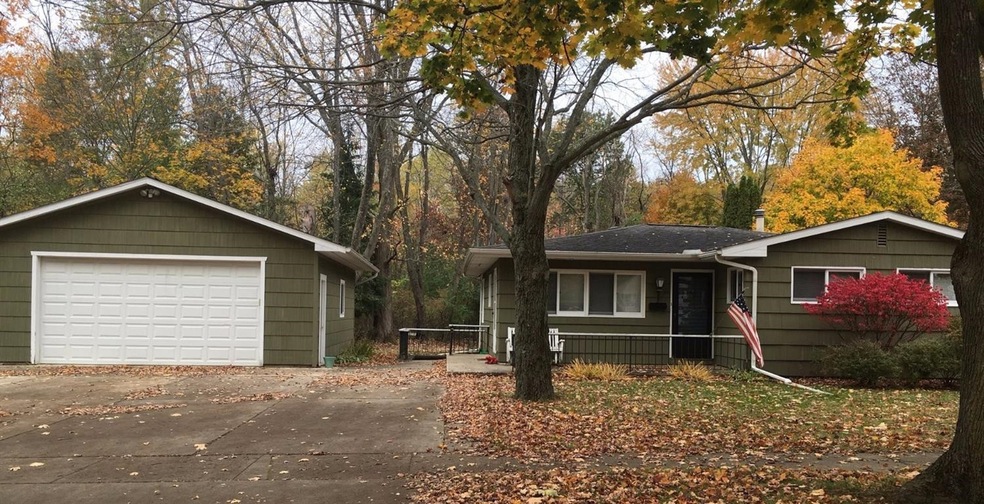 802 Flanders St, Chelsea, MI 48118 - photo 1