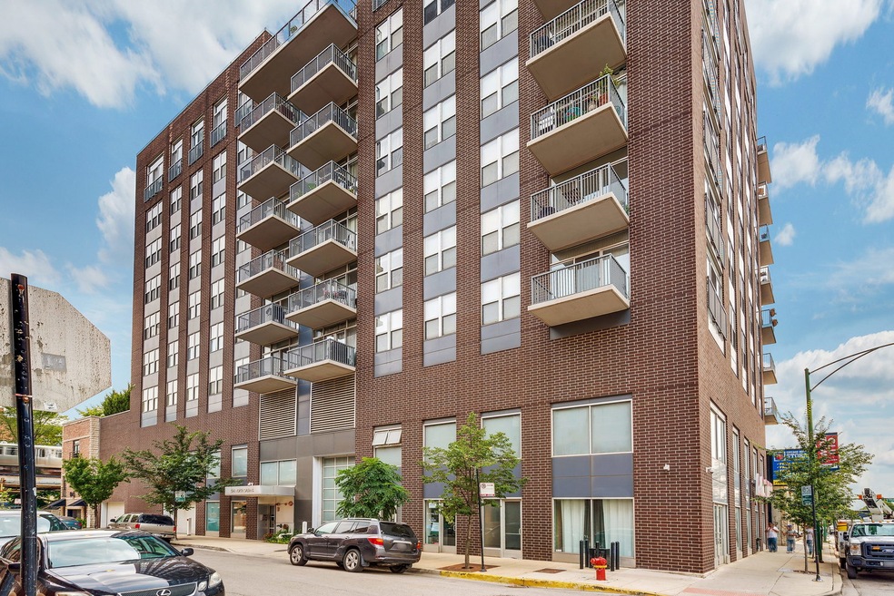 Ideal location in the heart of Old Town. Steps to 