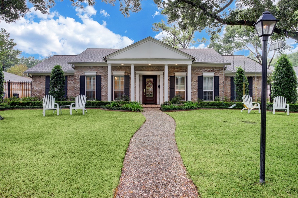 10114 Olympia Dr, Houston, TX 77042 - photo 1