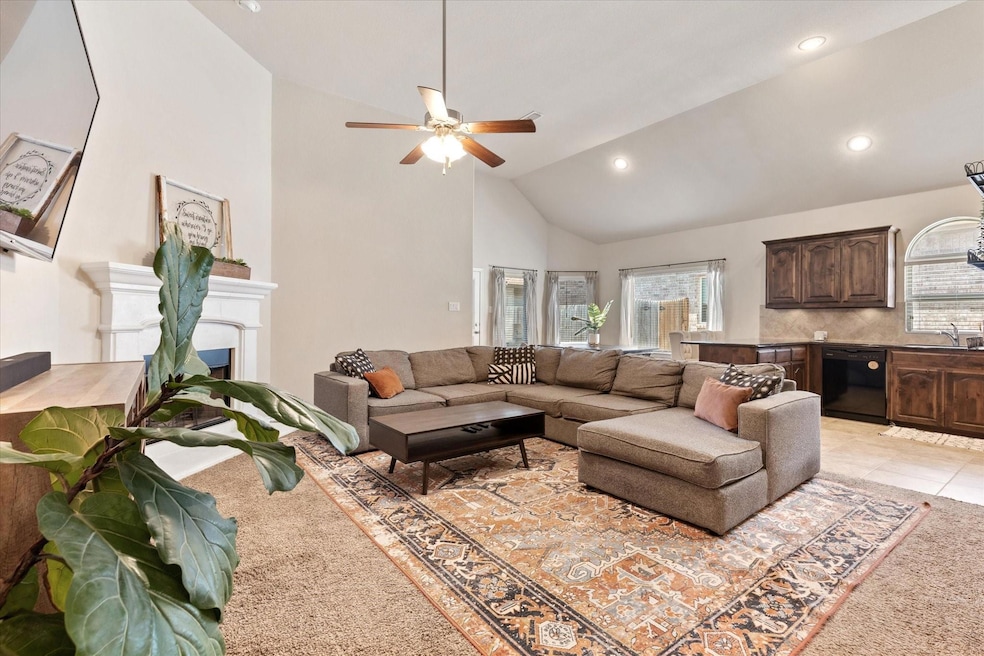 1225 Scott Dr, Weatherford, TX 76087 - photo 1