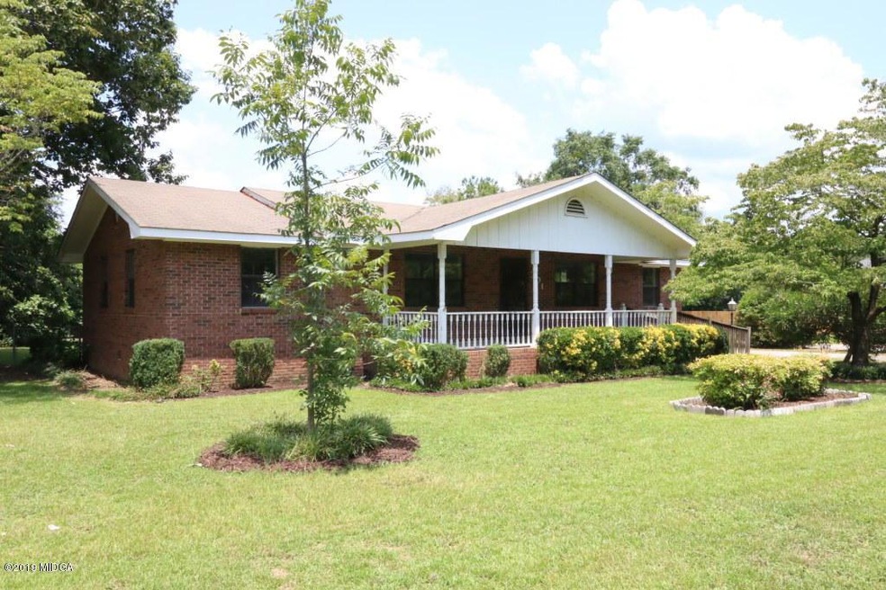 301 Sentry Oaks Dr, Warner Robins, GA 31093 - photo 1