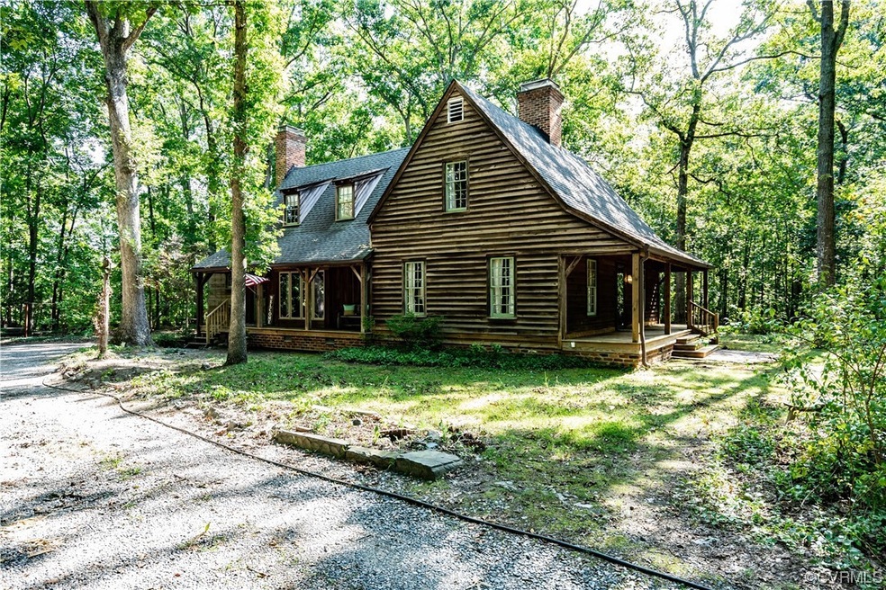 View of front of home featuring a front lawn