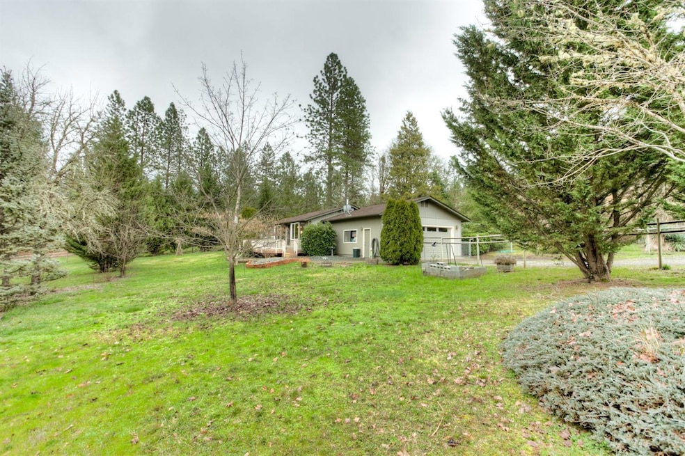 4531 Midway Ave, Grants Pass, OR 97527 - photo 1