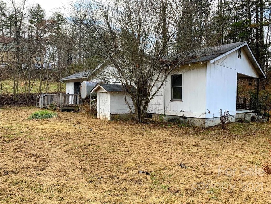 3910 Howard Gap Rd, Hendersonville, NC 28792 - photo 1