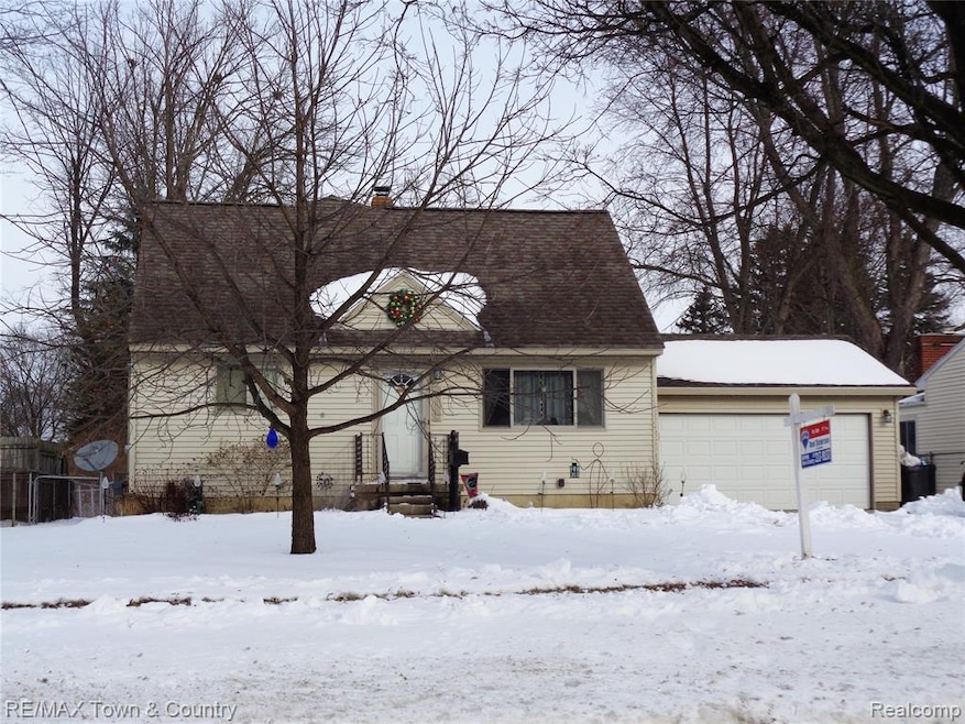 819 Coutant St, Flushing, MI 48433 - photo 1