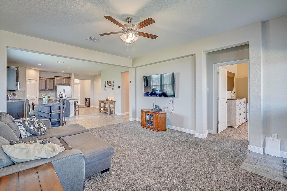 305 Smart Strike Ct, Granbury, TX 76049 - photo 1