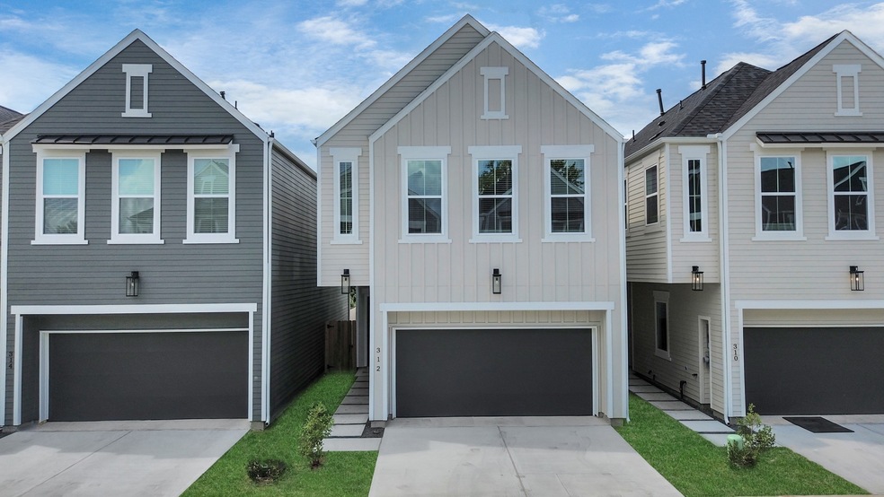 312 Charlock St, Houston, TX 77022 - photo 1