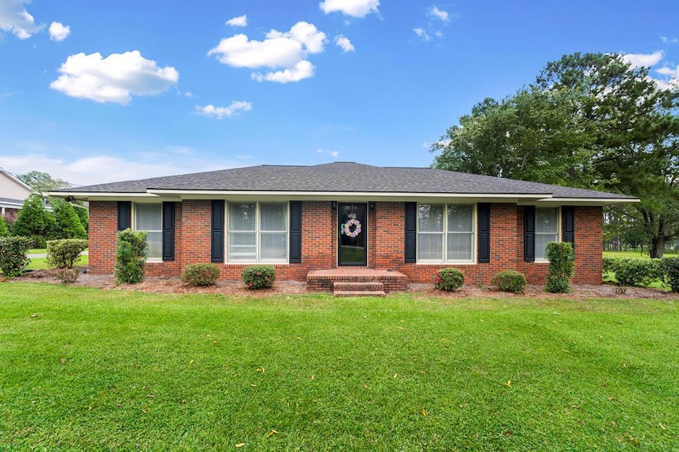 520 S Johnson St, Mount Vernon, GA 30445 - photo 1