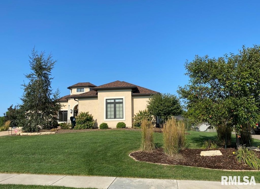 4416 Fairhaven Rd, Davenport, IA 52807 - photo 1