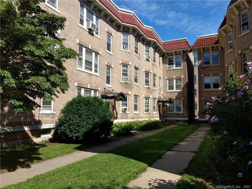 704 Farmington Ave unit A4, West Hartford, CT 06119 - photo 1