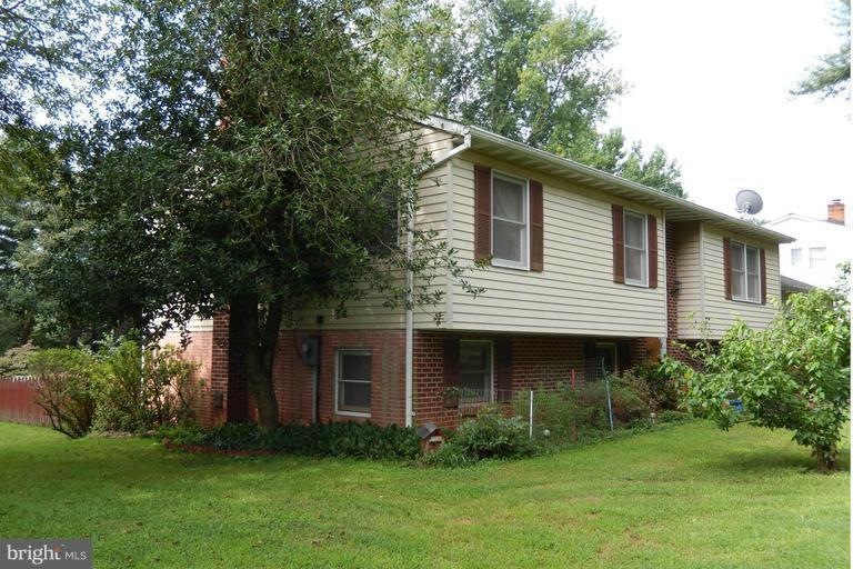 2405 Crestnoll Rd, Reisterstown, MD 21136 - photo 1