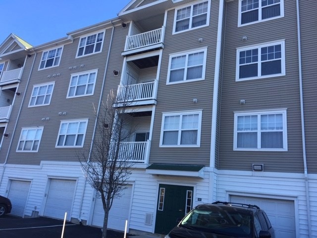 90 Mill St unit 202, Woonsocket, RI 02895 - photo 1