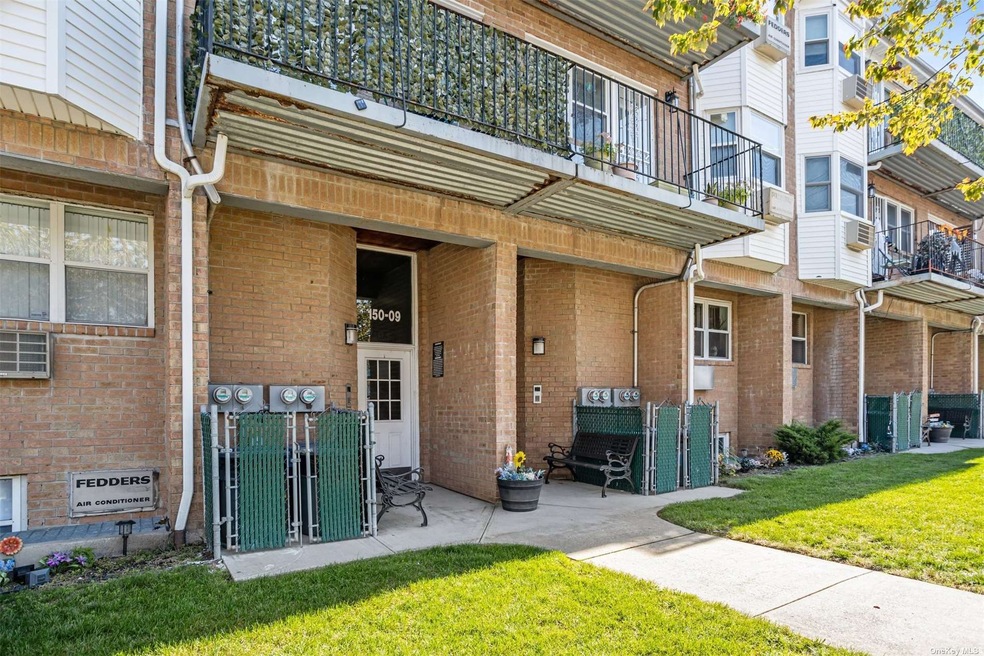 150-09 95th St unit 3, Ozone Park, NY 11417 - photo 1