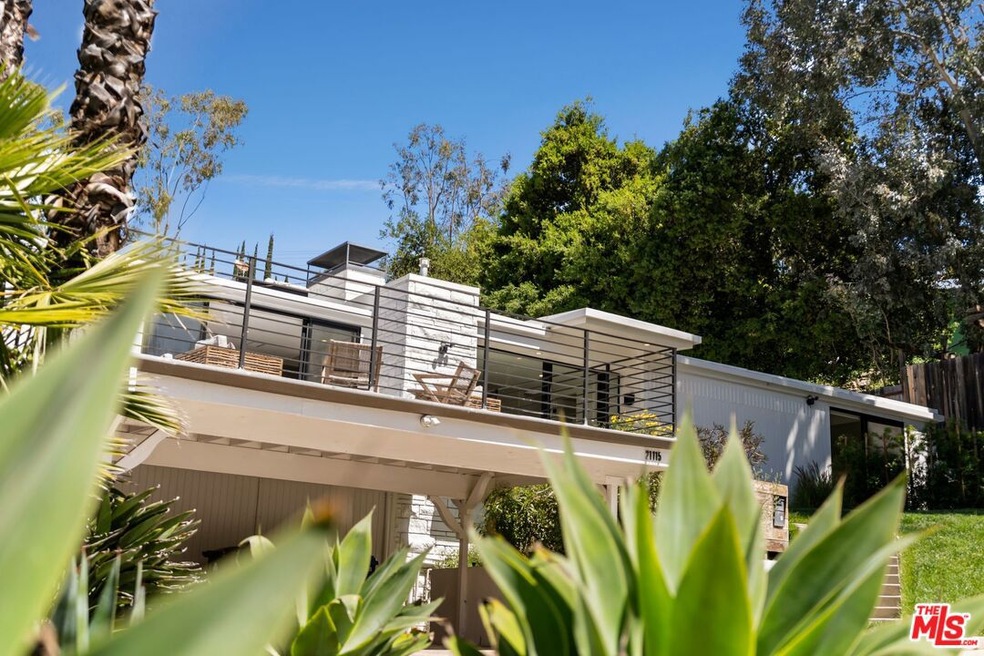 21115 Dumetz Rd, Woodland Hills, CA 91364 - photo 1