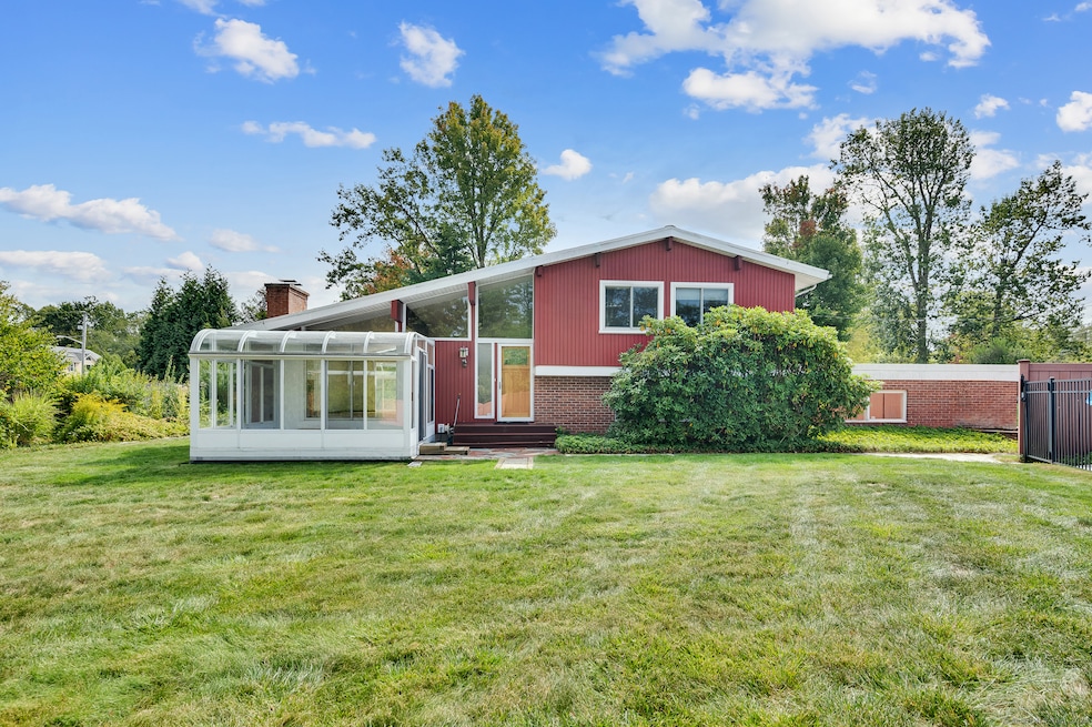 859 Still Hill Rd, Hamden, CT 06518 - photo 1