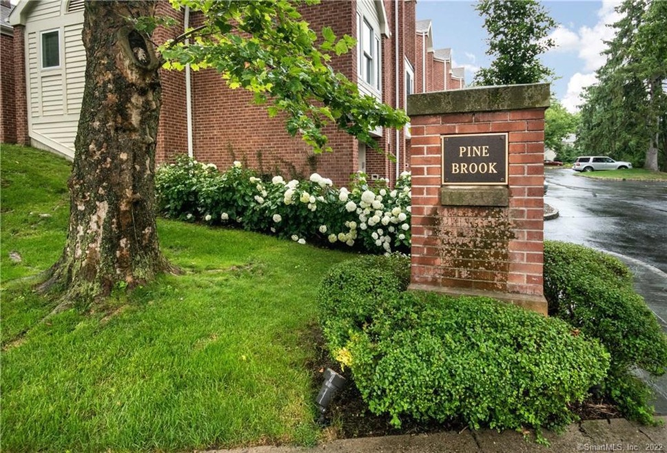 17 Pine Brook Ln, Darien, CT 06820 - photo 1