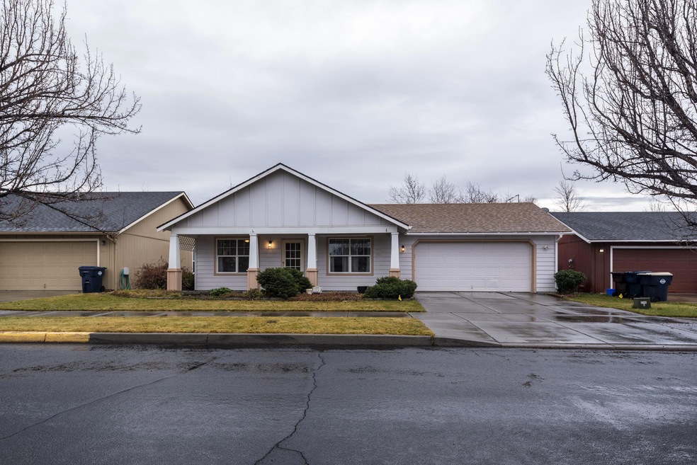 1-web-or-mls-3328 SW Indian Place-1