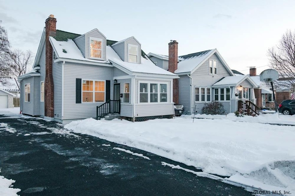 1 Swartson Ct, Albany, NY 12209 - photo 1