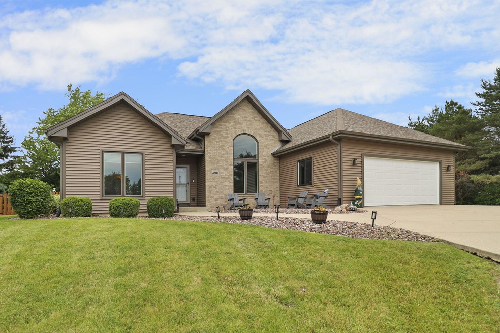 4802 Pinetree Cir