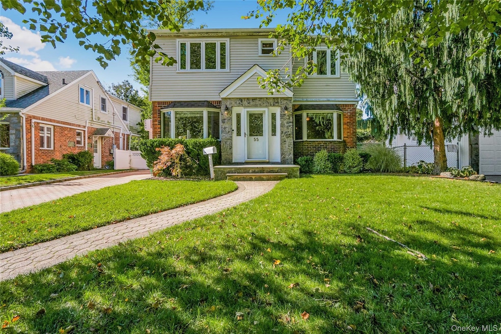 55 Maple Dr, New Hyde Park, NY 11040 - photo 1