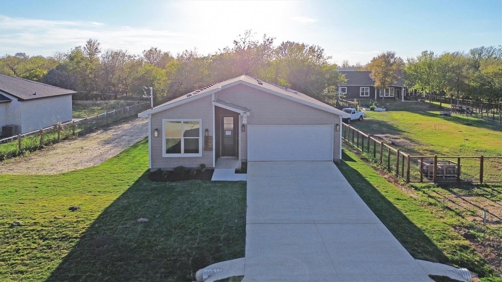 151 Kawainui Ln, Bastrop, TX 78602 - photo 1