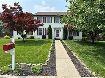 1209 Horizon Dr, Pen Argyl, PA 18072 - photo 1