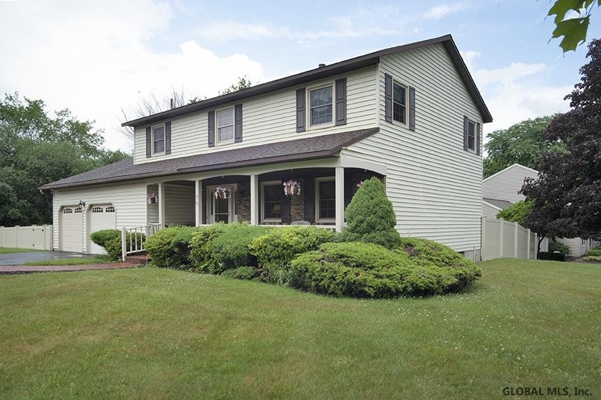 70 Benjamin Ln, Schenectady, NY 12309 - photo 1