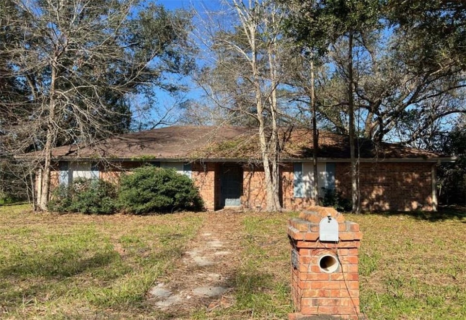 676 Church St, Raceland, LA 70394 - photo 1