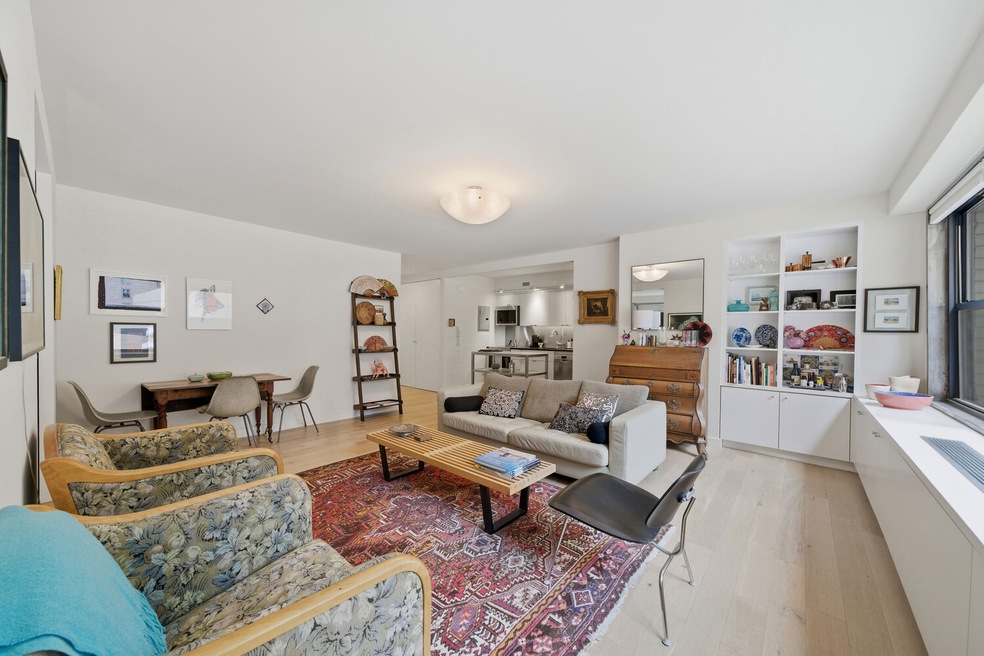 The Carlton Park Cooperative unit 3BC, New York, NY 10128 - photo 1