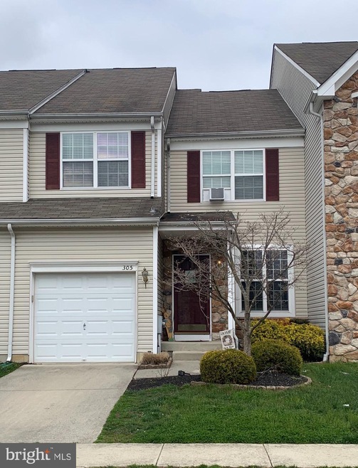 305 Chancellor Dr, Woodbury, NJ 08096 - photo 1