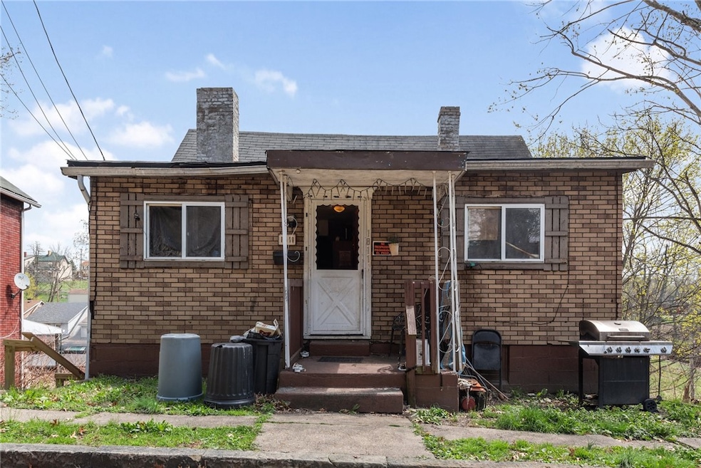 1811 Craig St, McKeesport, PA 15132 - photo 1