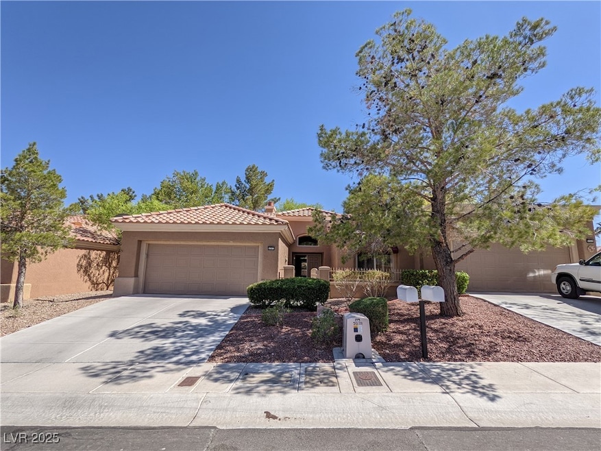 Mediterranean / spanish-style house featuring conc