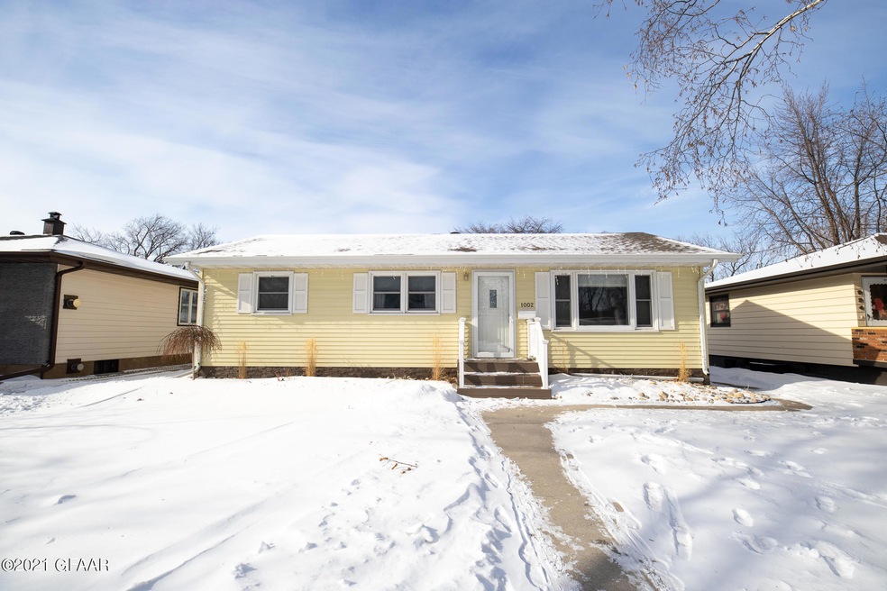 1002 S 19th St, Grand Forks, ND 58201 - photo 1