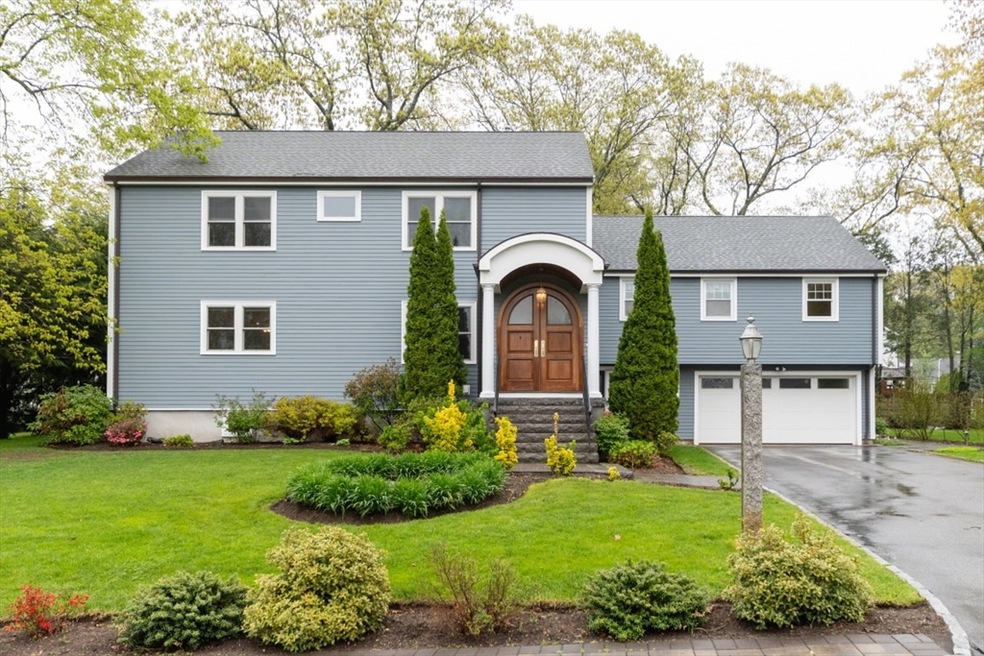 Sold $2,025,000 • Co-Listing Agent