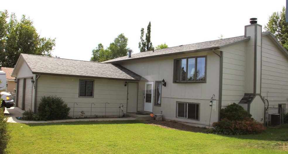 1142 North Heights Road