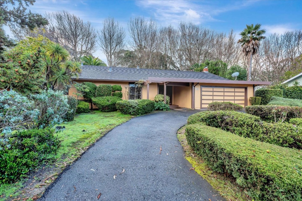 A quiet and private location in Frenchman's Creek 