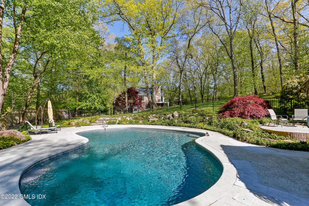 19 Holly Way pool