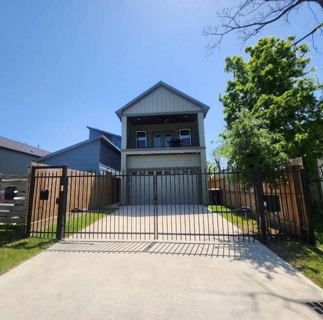 306 E 39th St, Houston, TX 77018 - photo 1