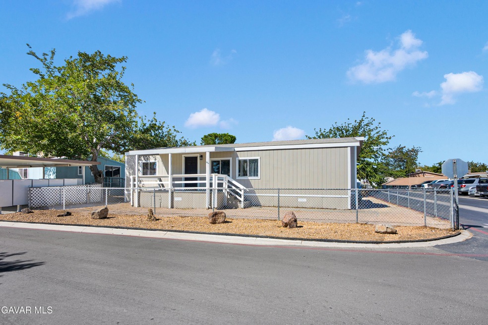 45800 Challenger Way unit 171, Lancaster, CA 93535 - photo 1