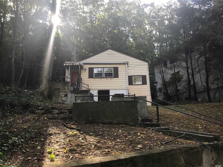 19 Putnam Ave, Glen Cove, NY 11542 - photo 1